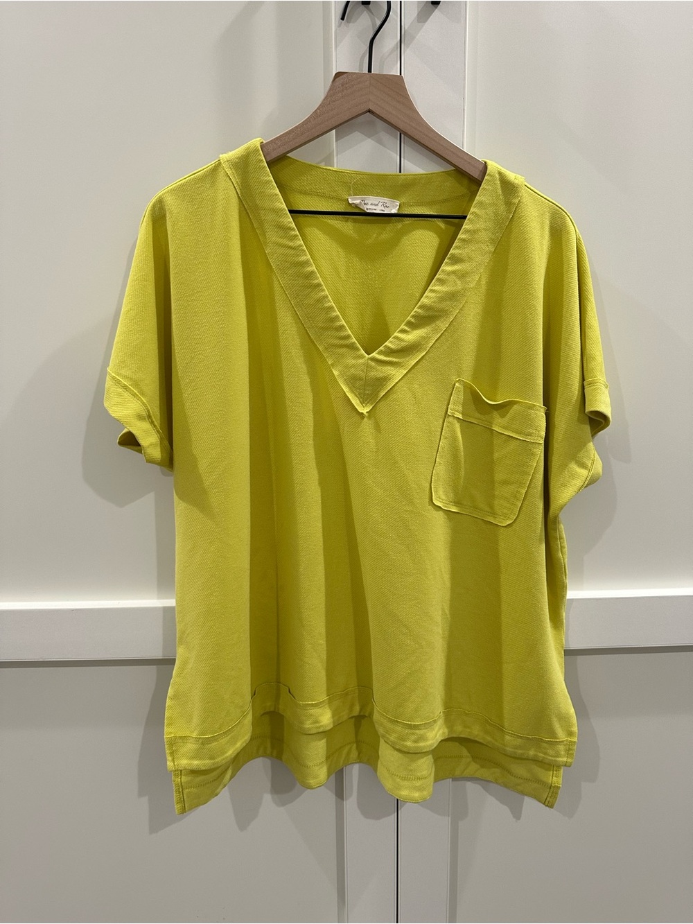 Doe & Rae (MyEllement - Autumn) Lime Green V-Neck Pocket Oversized Tunic